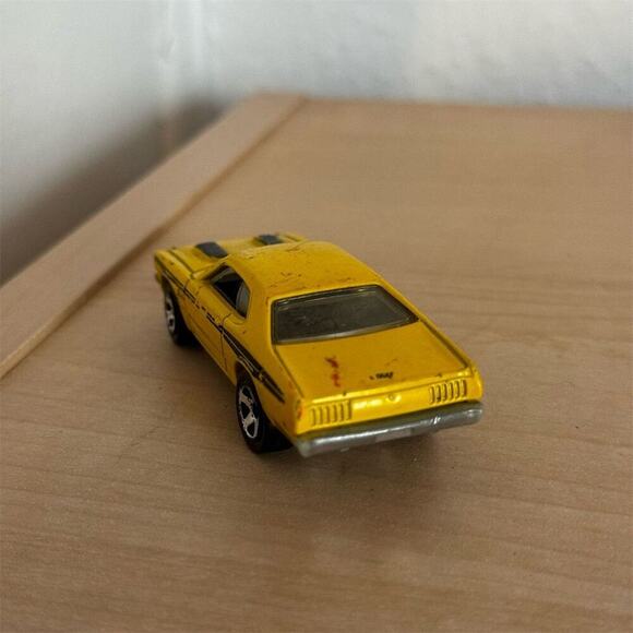Y2K Hot Wheels 2009 1971 Dodge Demon Yellow 1:64 Diecast Model Car - Picture 6 of 9